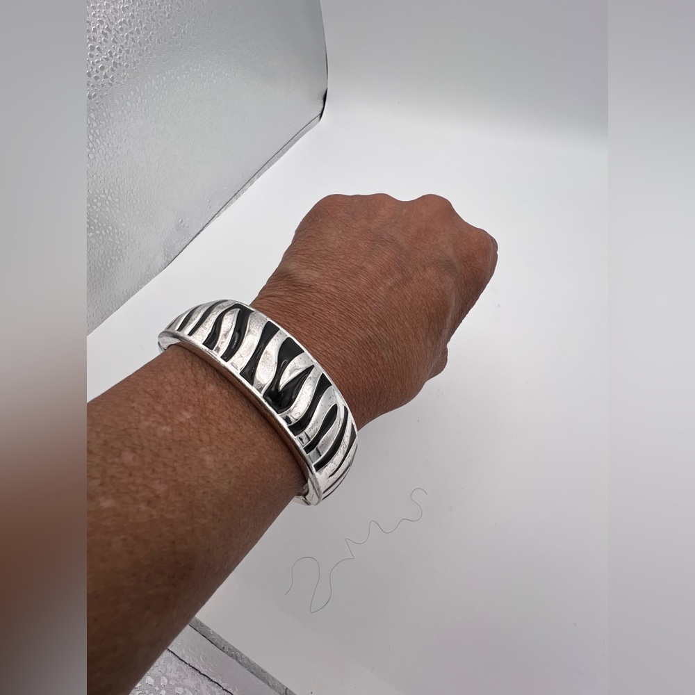 Silver And Black Zebra-Pattern Cuff Bracelet - image 4